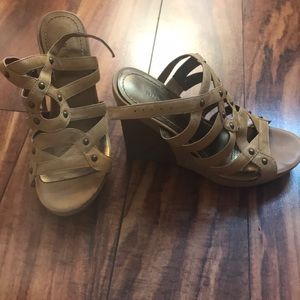 Nine West mustard leather wedges size 5.5